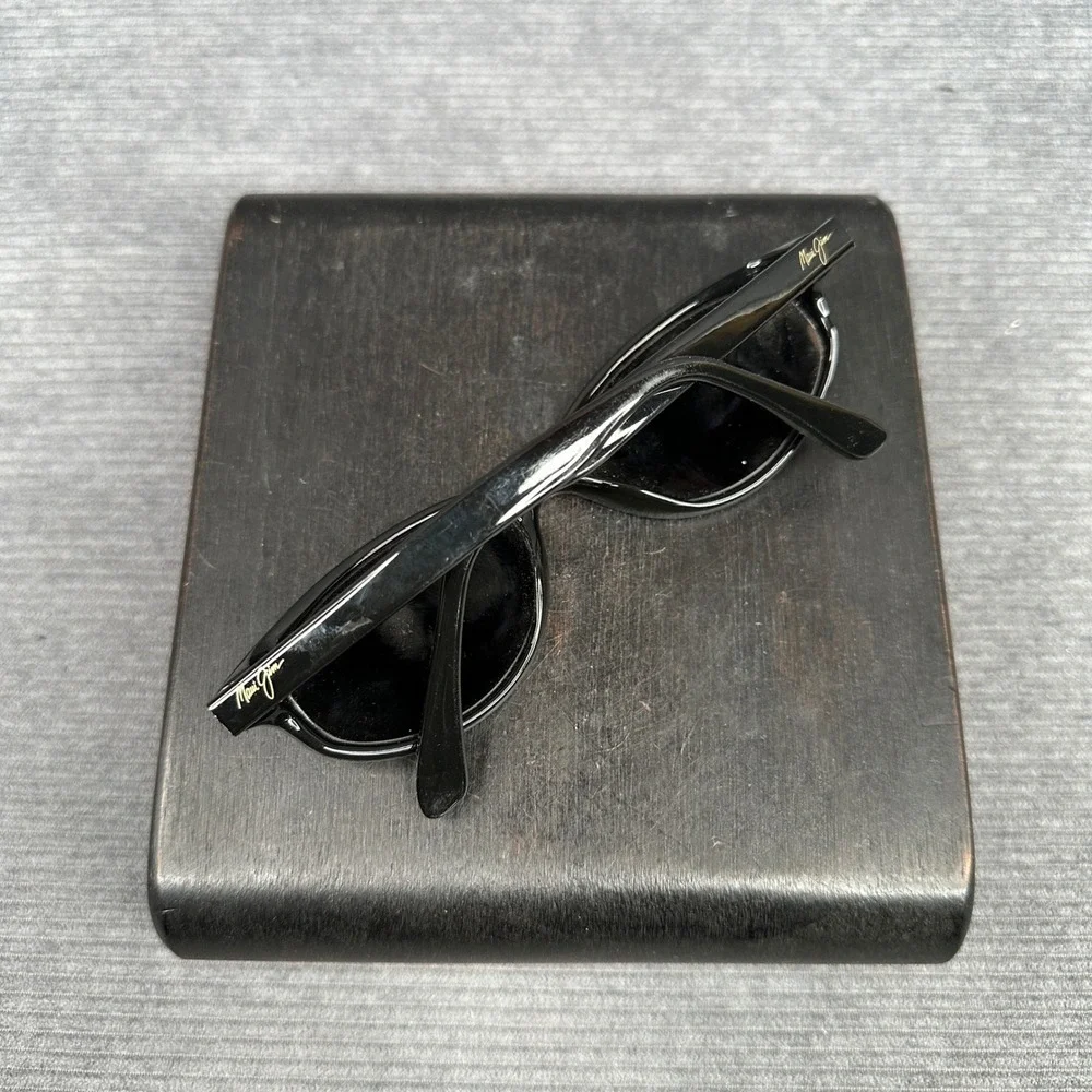 Maui Jim MJ-158-02 Black Oval Y2K Sunglasses Made in Japan Classic Style VTG